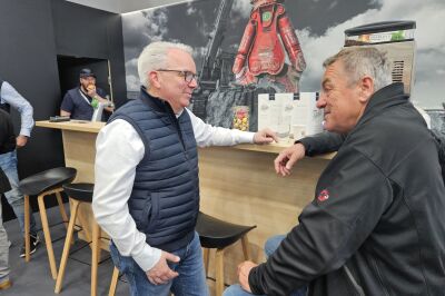 Sterk netwerk met de fabrikanten van de draagmachines